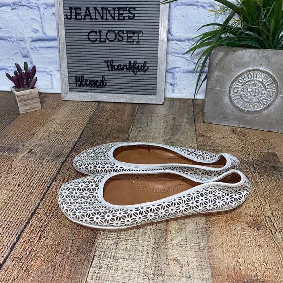 Gentle Souls Gigi Ballet Flats Lasercut Shoes - Picture 1 of 10